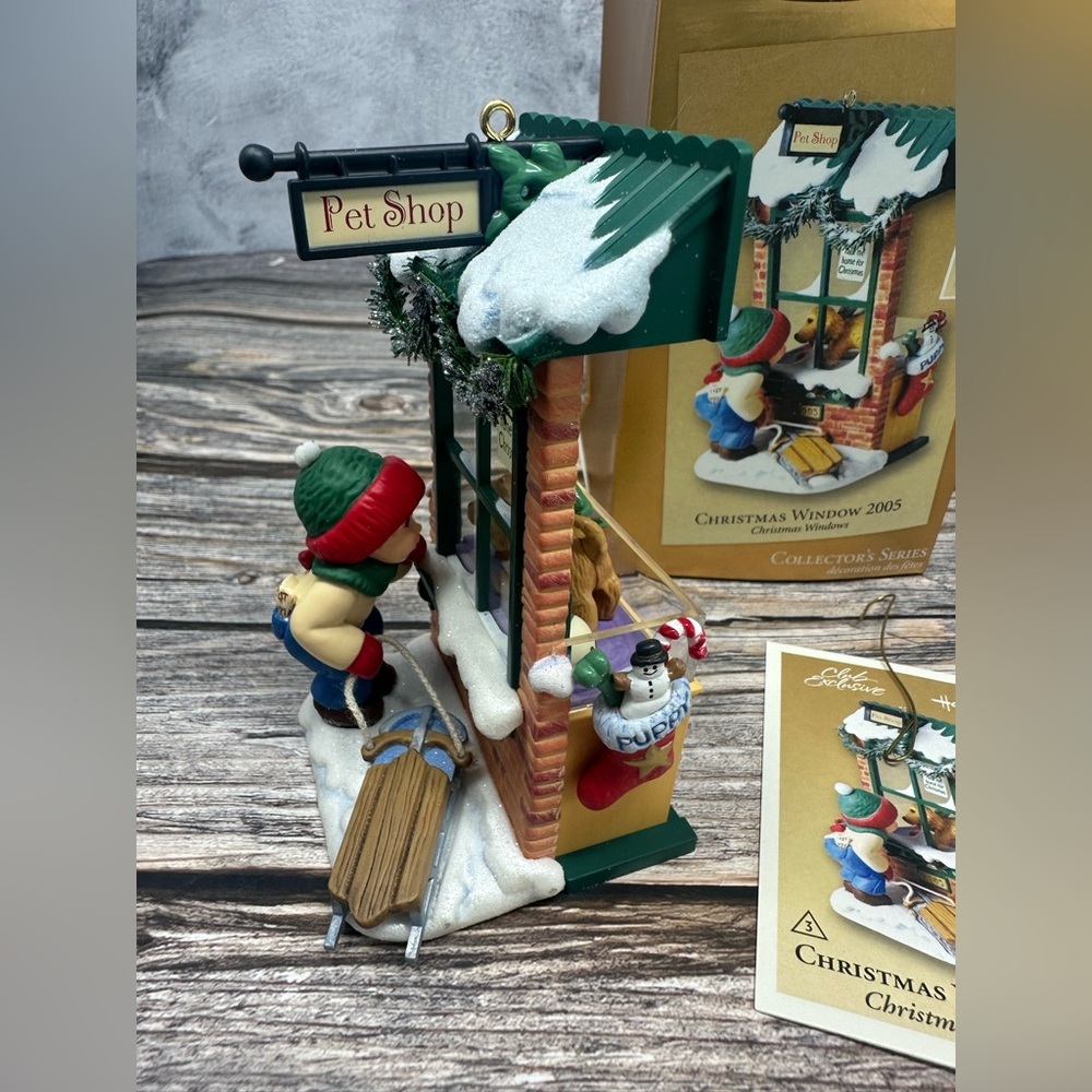 Hallmark 2005 Christmas Window #3, Club Ornament - Picture 3 of 9